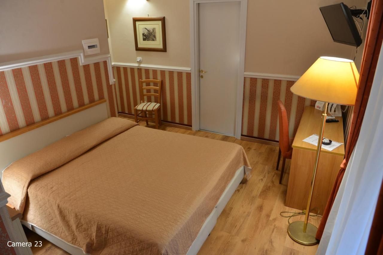 Catania Centro Rooms ภายนอก รูปภาพ